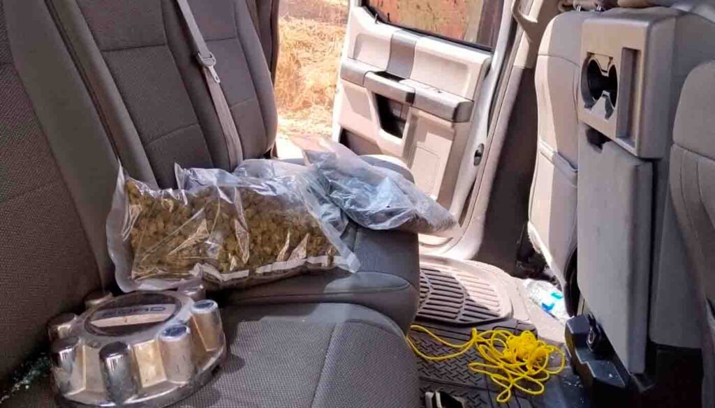 Bolsa con droga asegurada por Semar en Rosario, Sinaloa
