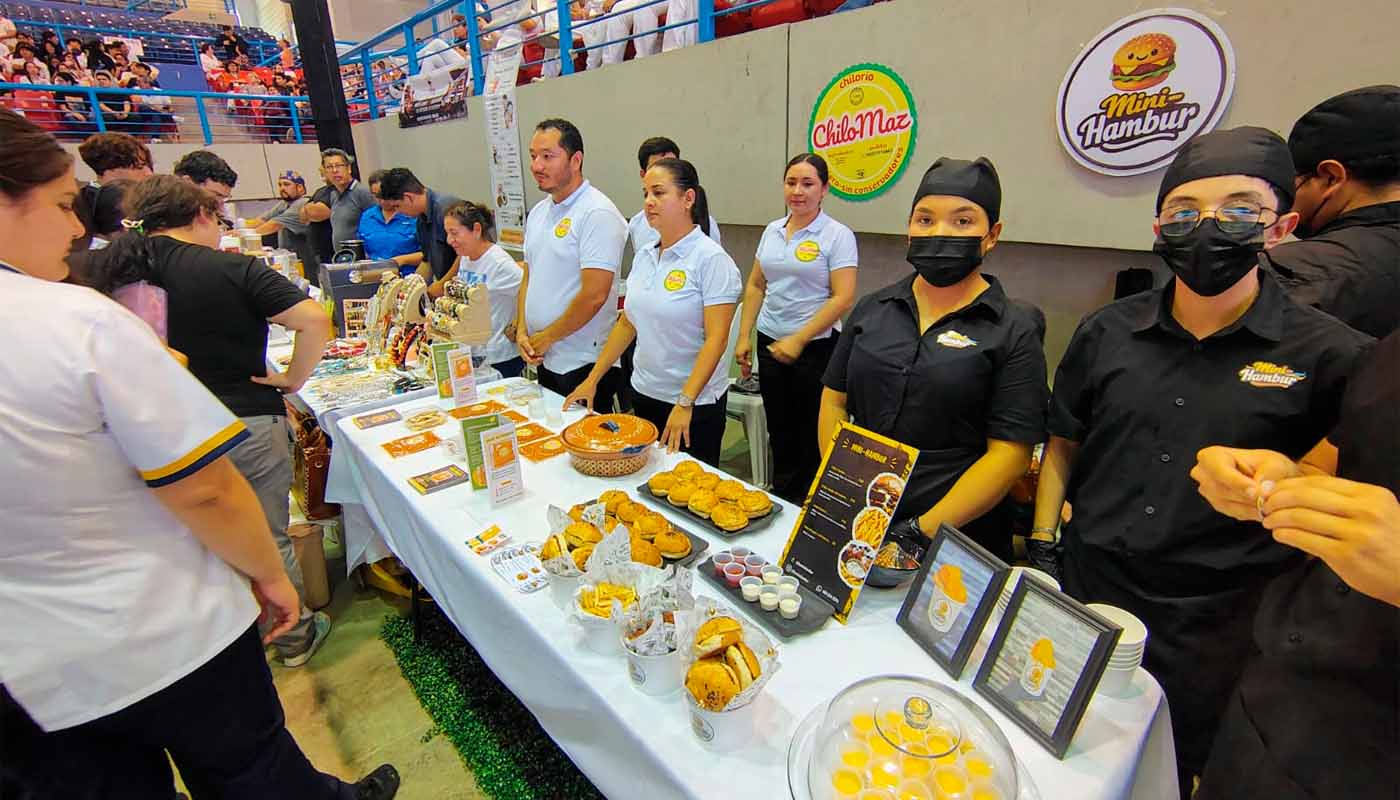 Emprendedores participan en Foro Creo MX, en Mazatlán
