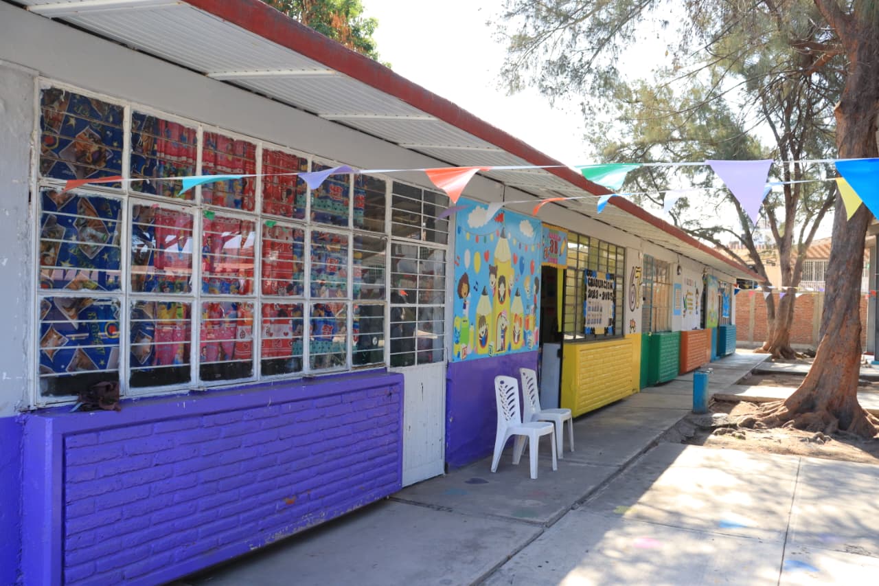 Salones de una escuela primaria.