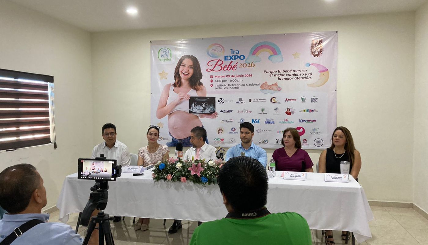 Personas en una rueda de prensa
