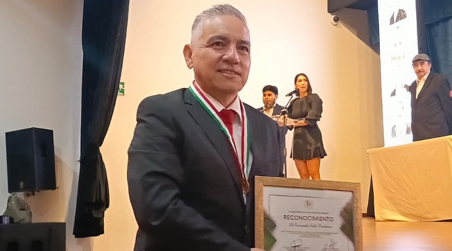 Fernando Solis recibe Medalla a la Trayectoria 2026