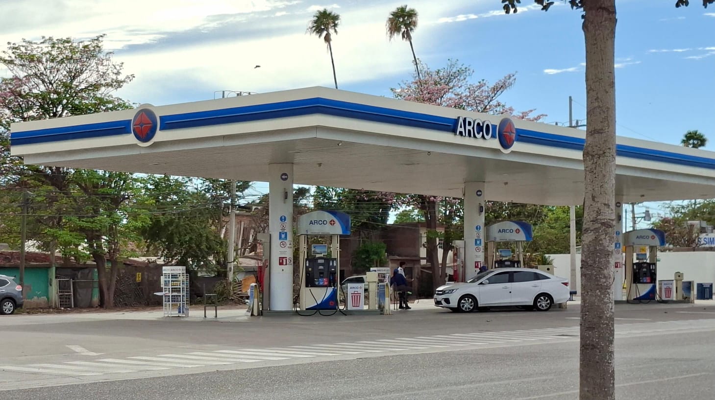 Gasolinera reabierta en Los Mochis.