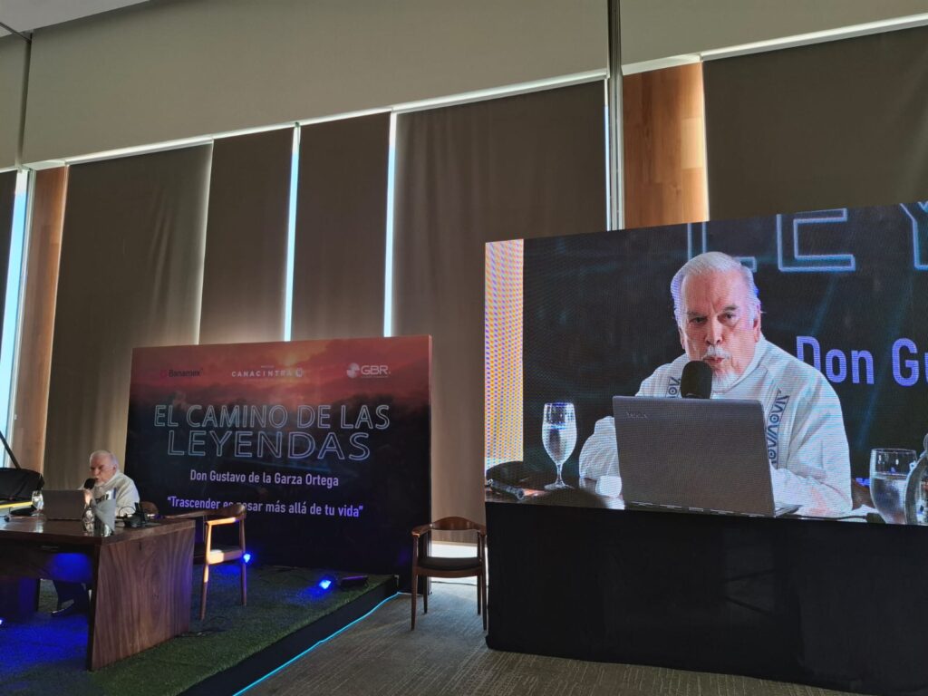 Gustavo de la Garza llama a empresarios mazatlecos a innovar