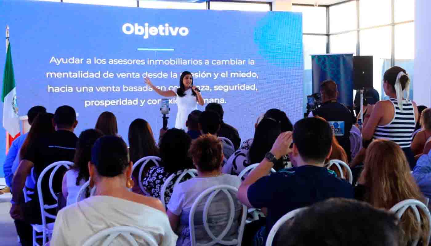 Maria José Salazar Reyes imparte conferencia “Vender desde la abundancia”
