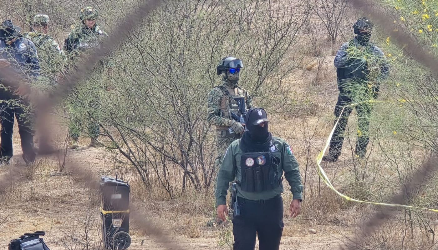 Terreno llano y elementos de seguridad en la zona