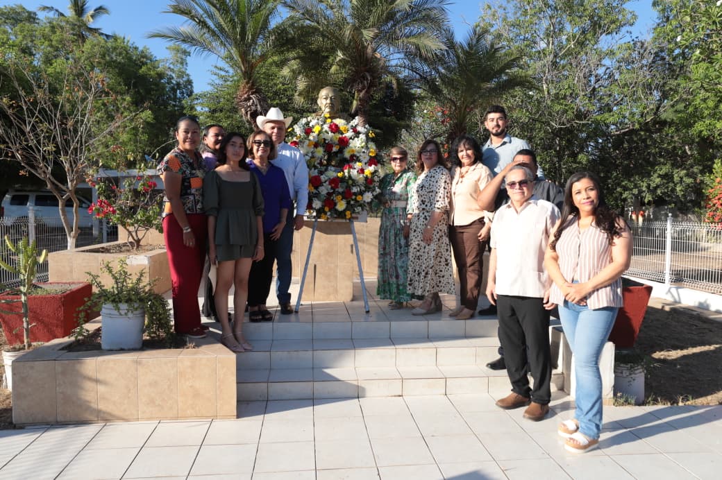 Homenaje y ofrenda floral a Raúl Ahumada