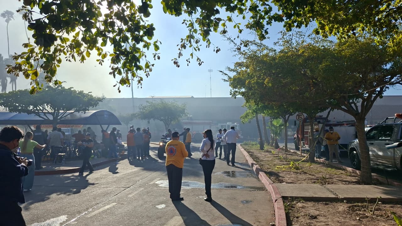 Incendio en Plaza Fiesta Las Palmas
