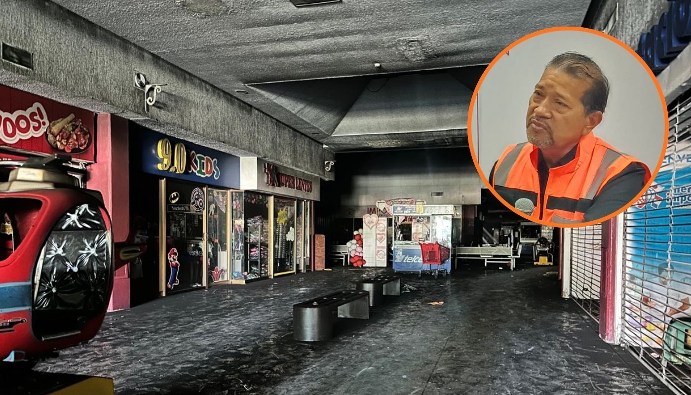 Plaza incendiada con polvo negro tras el fuego junto a un circulo con Mario Cosme Gallardo