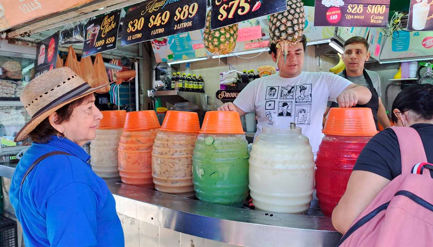 Incrementa venta de aguas frescas en Mazatlán