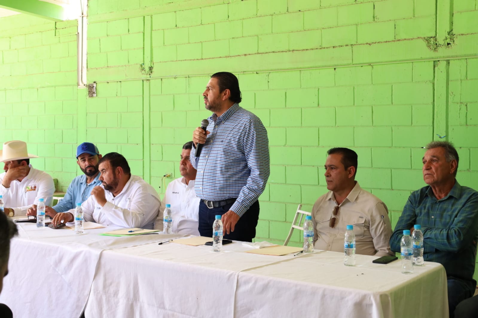 Ismael Bello Esquivel en conferencia de prensa