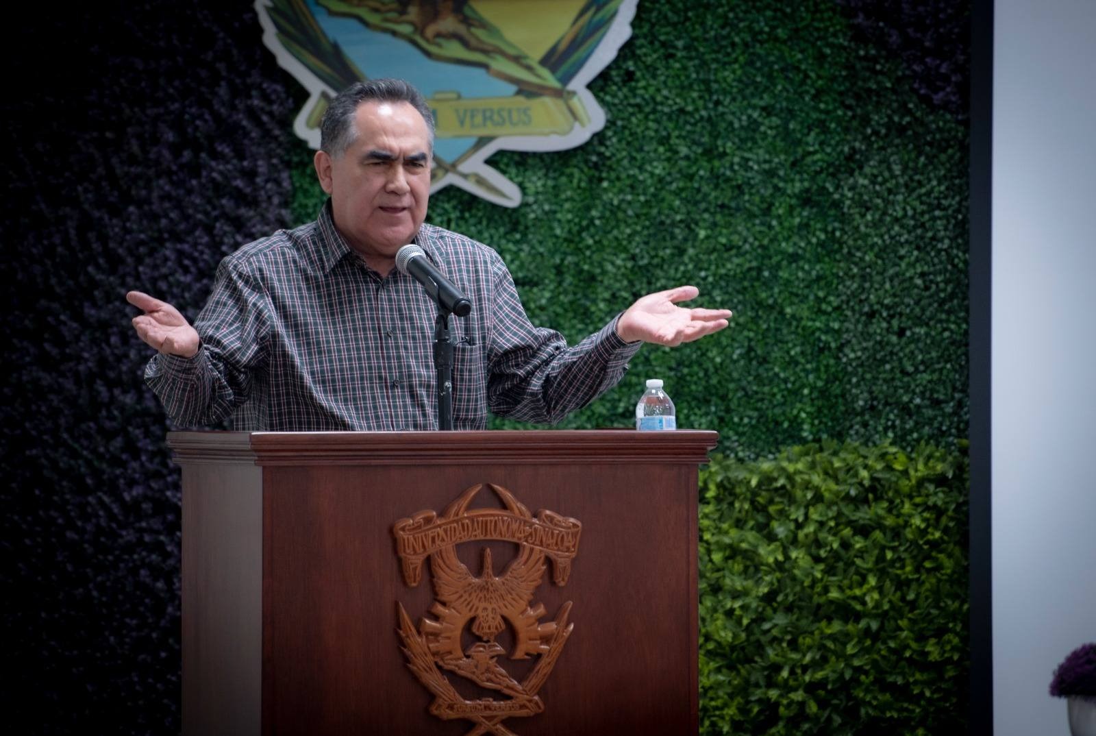 Jesús Madueña Molina, rector de la UAS.
