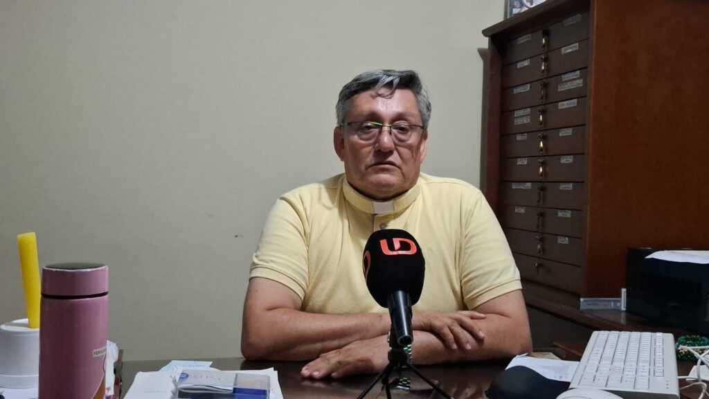 José Luis González Cázarez, párroco en Mazatlán