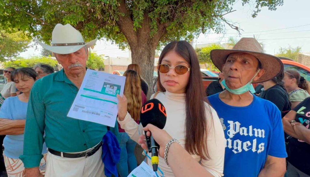 Manifestación en Guasave por recibos de luz