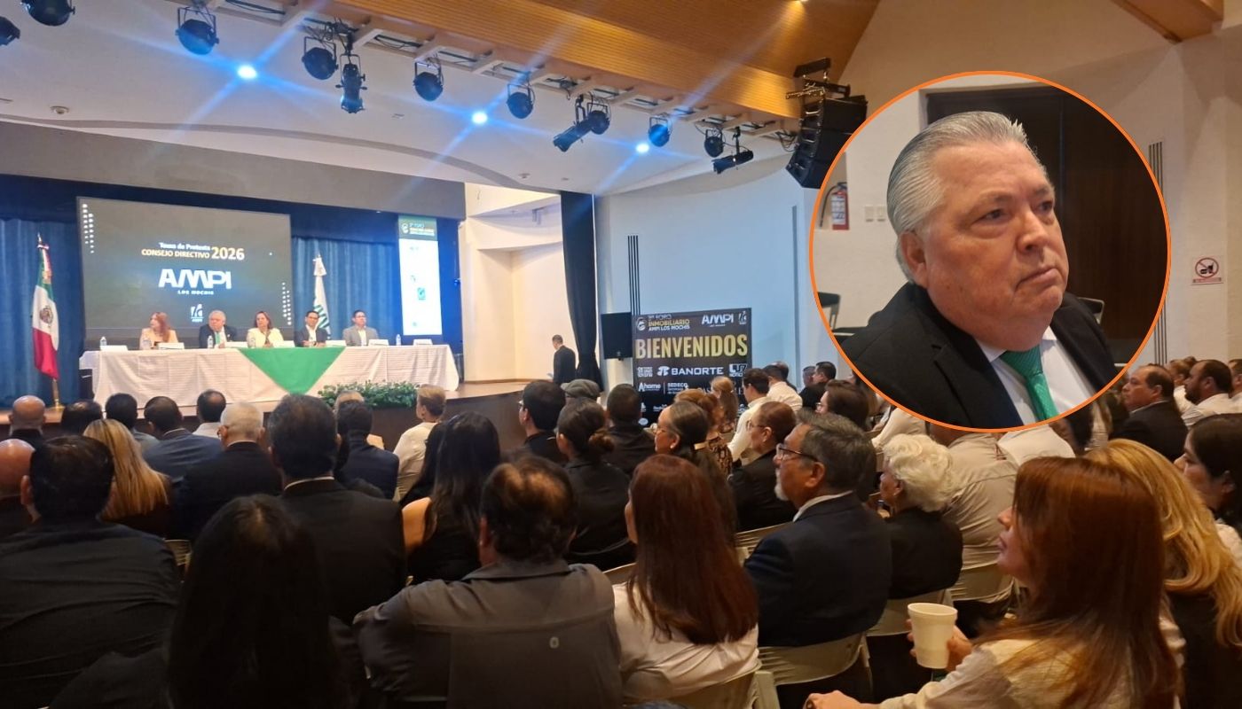 En grande auditorio con personas presenciando una toma de protesta y en circulo Manuel Castillo