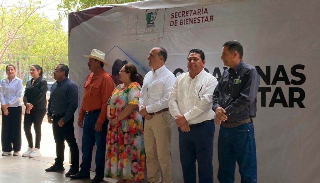 Alcalde de Ahome, Antonio Menéndez en Caravanas del Bienestar de Ahome
