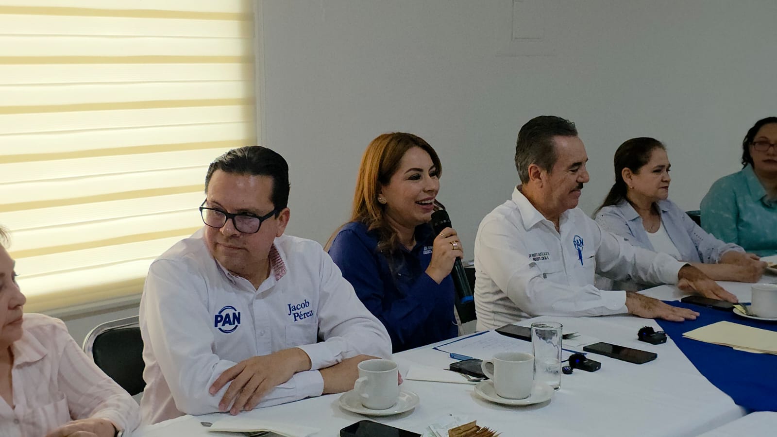 Funcionarios del partido PAN Sinaloa en una reunión