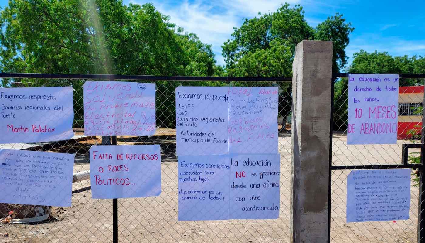 Padres de familia toman primaria en El Fuerte