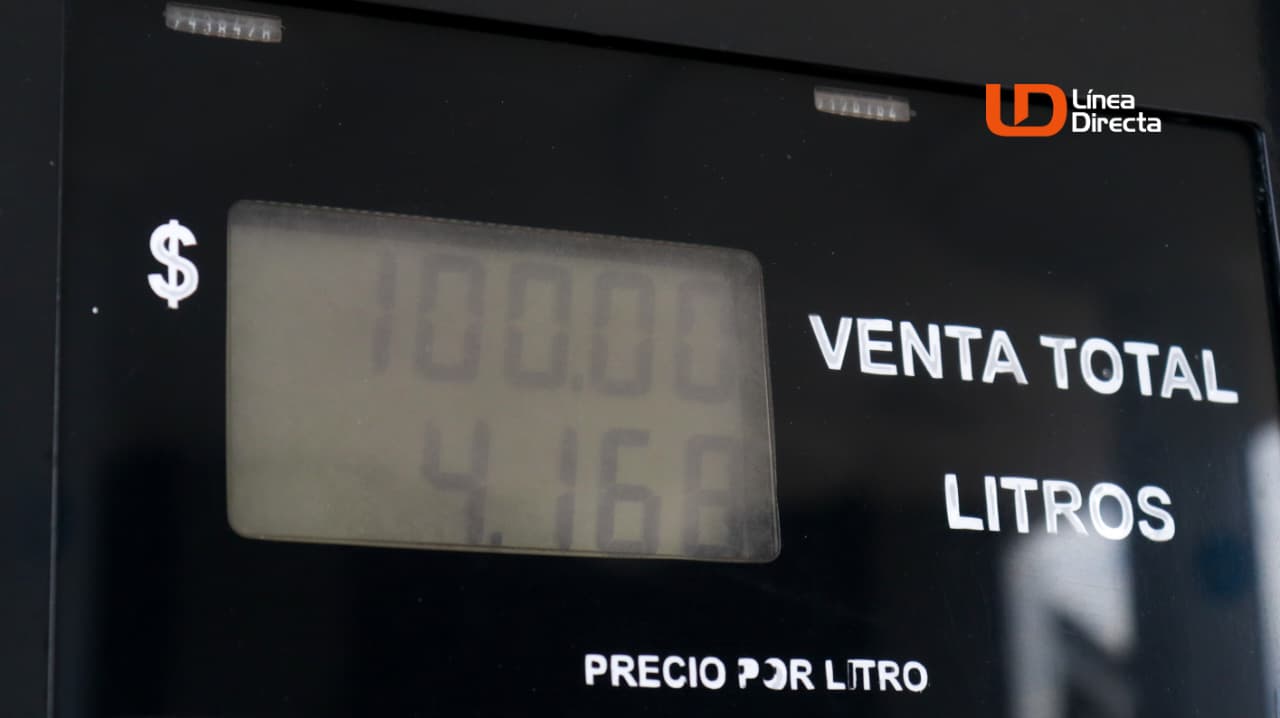 Parte de la bomba de gasolina donde marca el precio y los litros