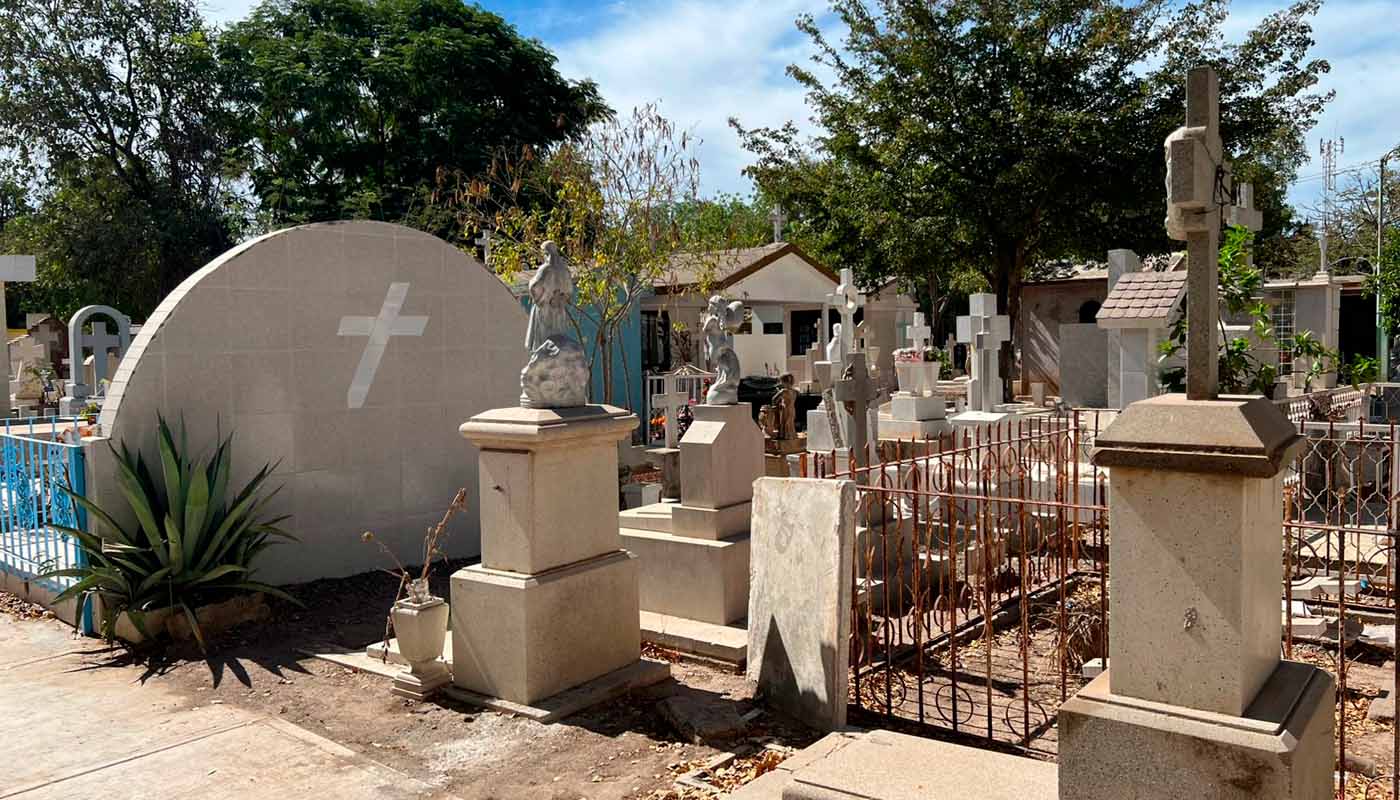 Panteón en el municipio de Guasave