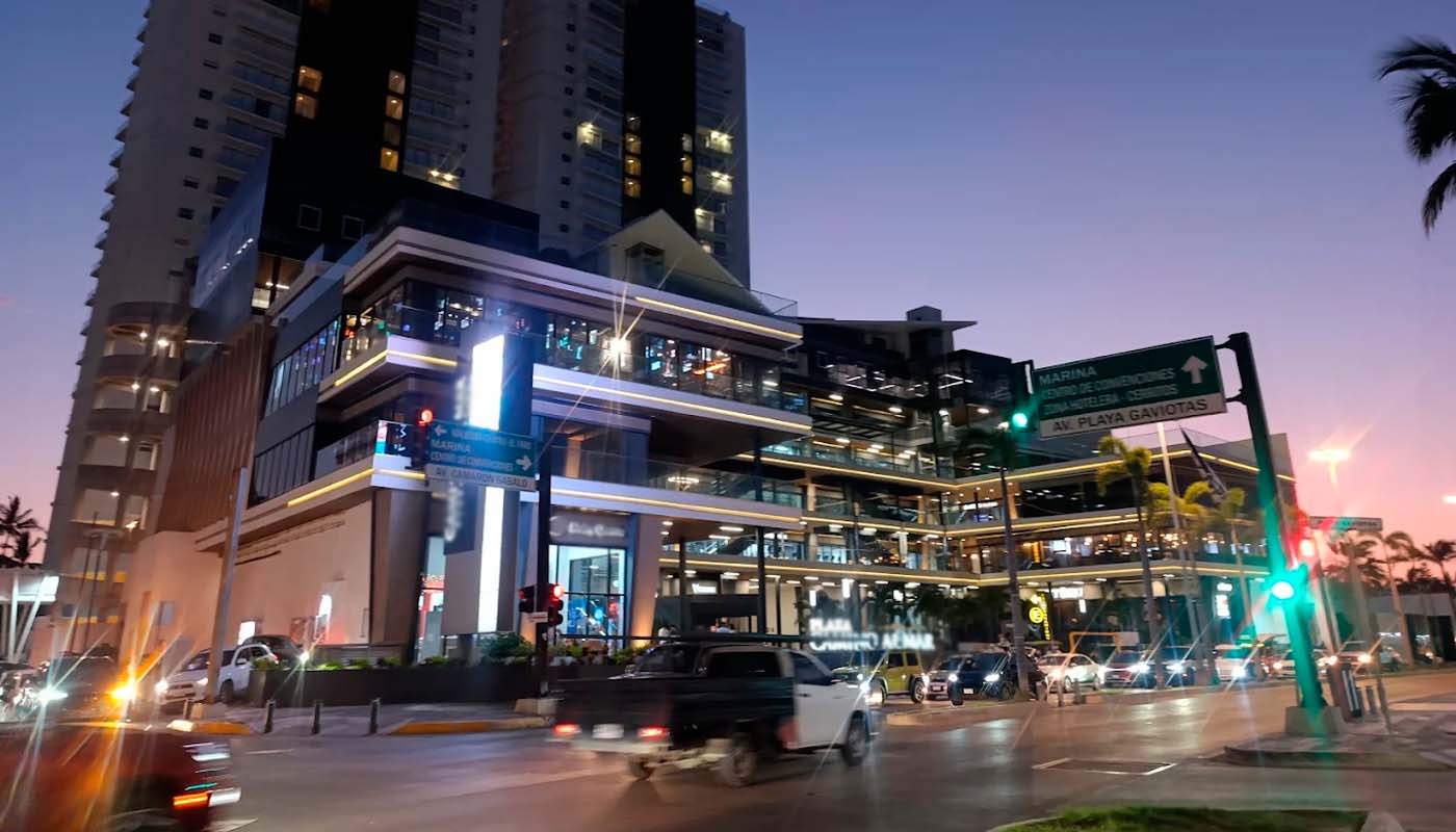 Plaza comercial en Mazatlán