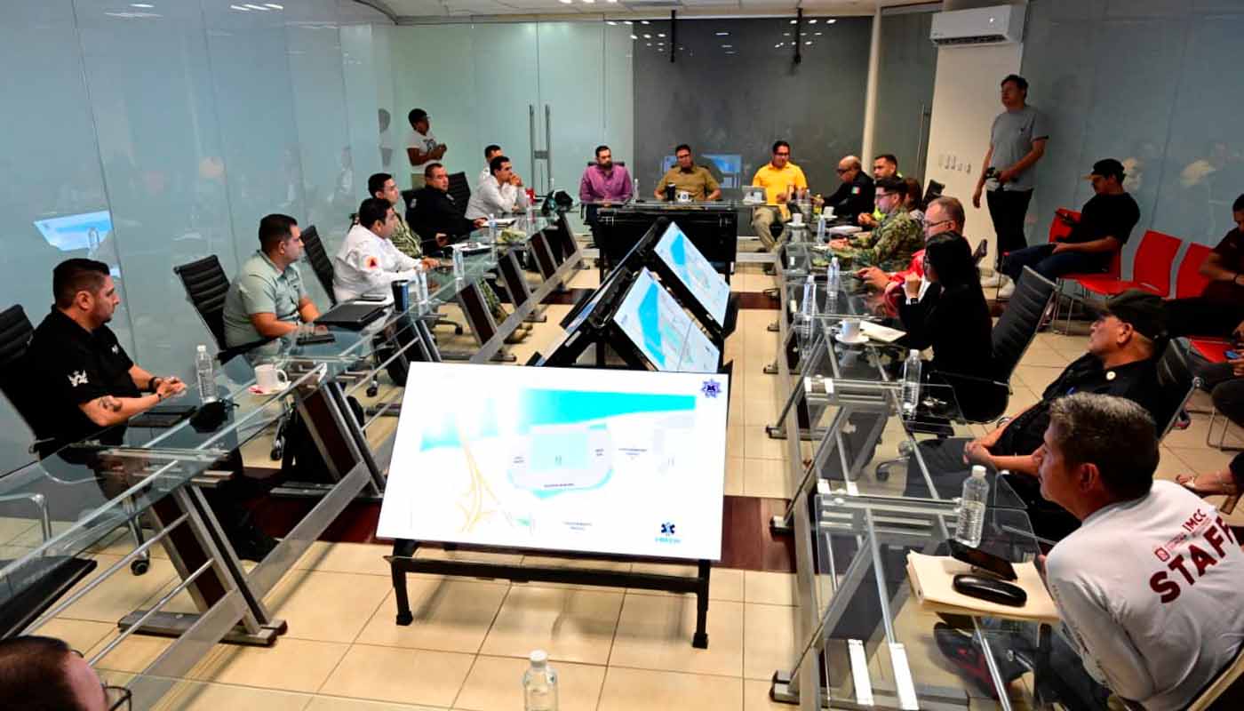 Reunión en el Complejo Estatal de Seguridad de Sinaloa