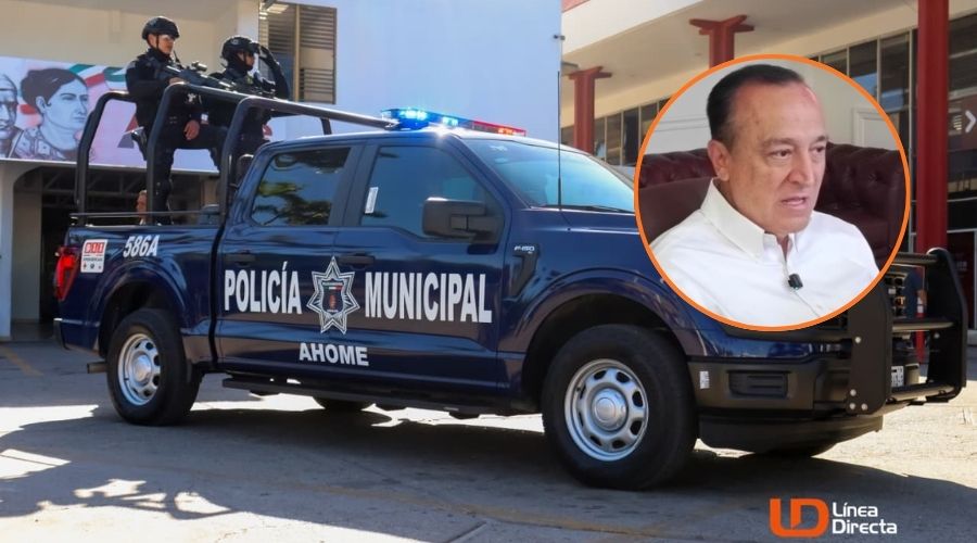En grande unidad de policía y oficiales arriba de ella y en circulo alcalde de Ahome