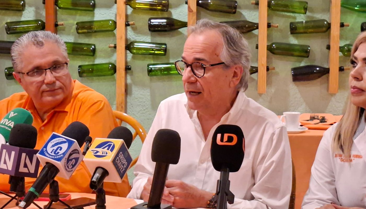 Autoridades de Movimiento Ciudadano en conferencia de prensa