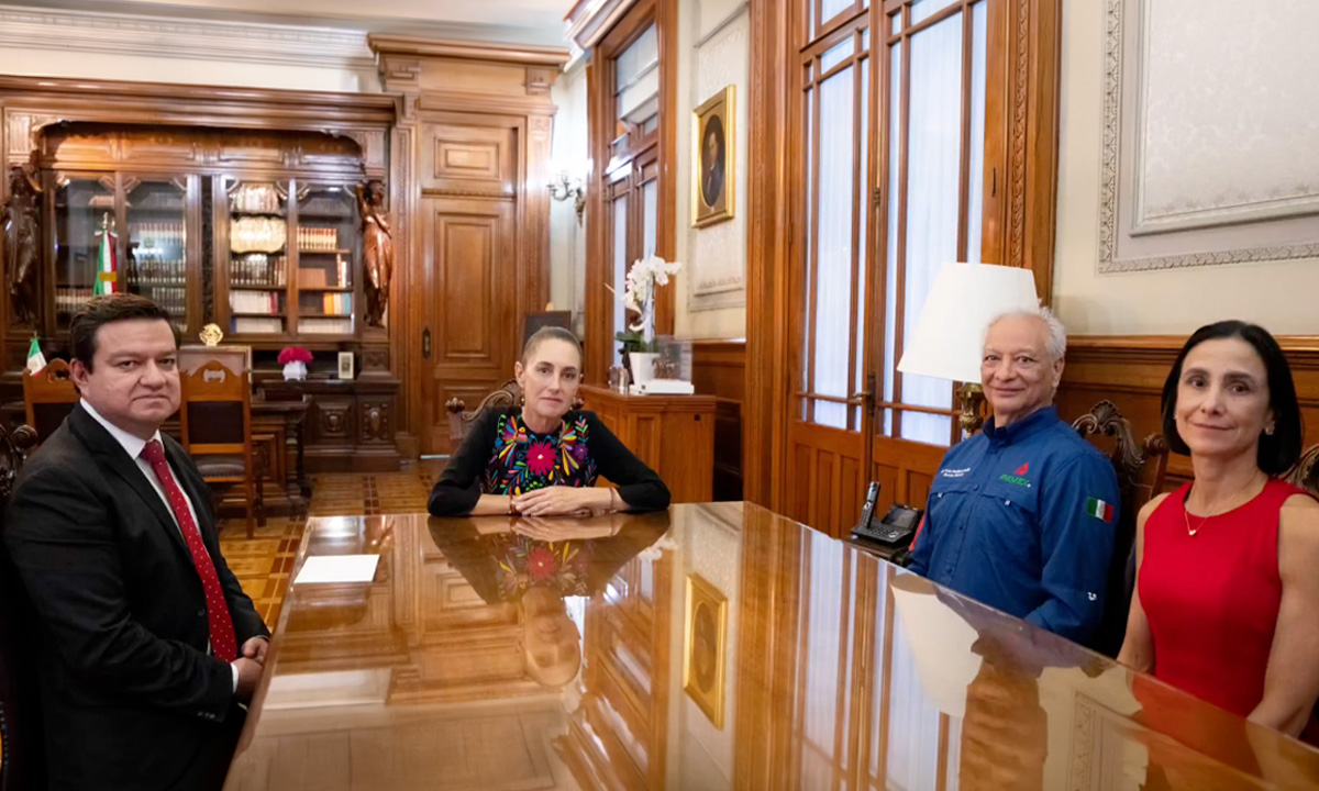 Sheinbaum anuncia salida de Víctor Rodríguez de Pemex; Juan Carlos Carpio asumirá dirección
