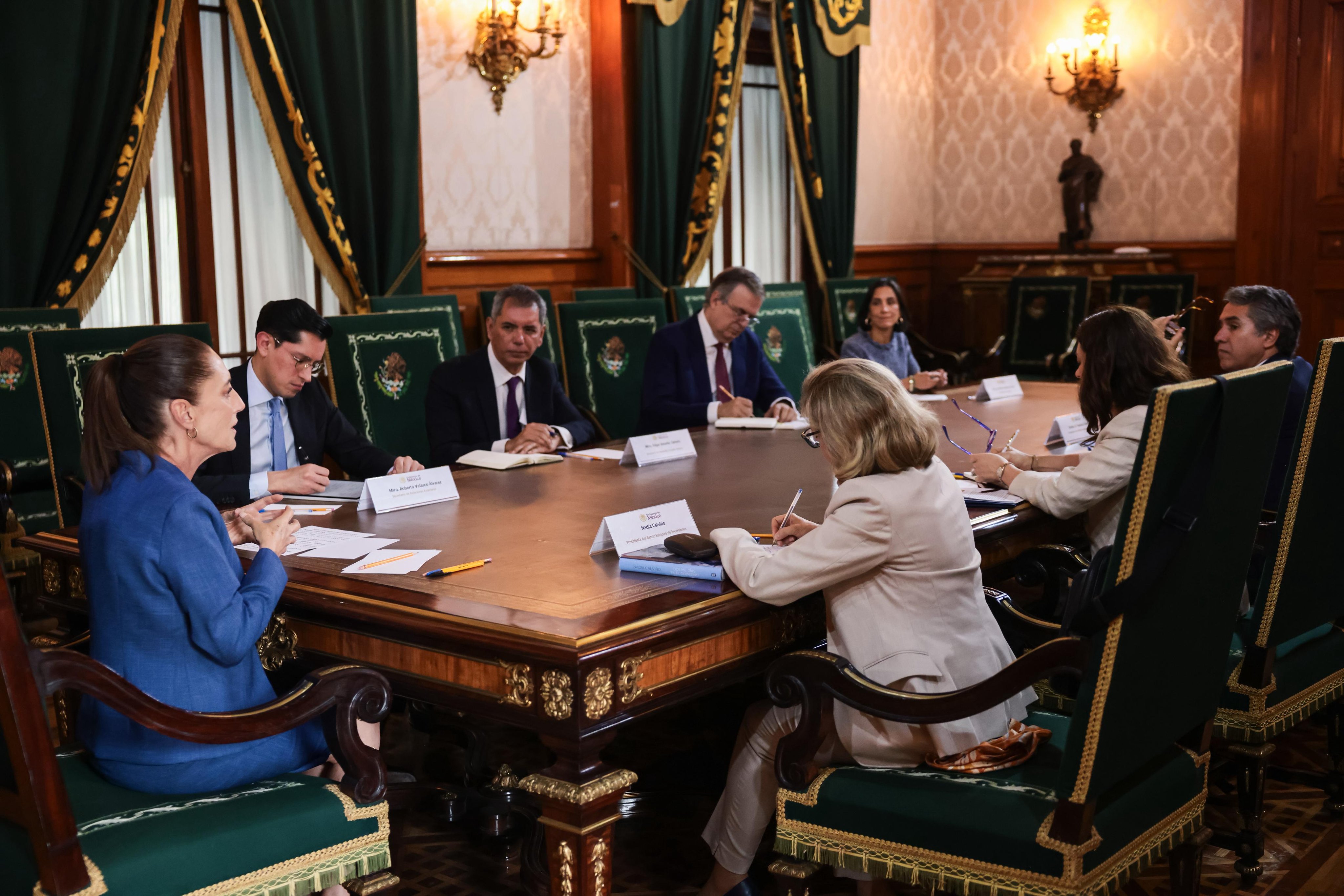 Sheinbaum se reúne con la presidenta del Banco Europeo de Inversiones, Nadia Calviño