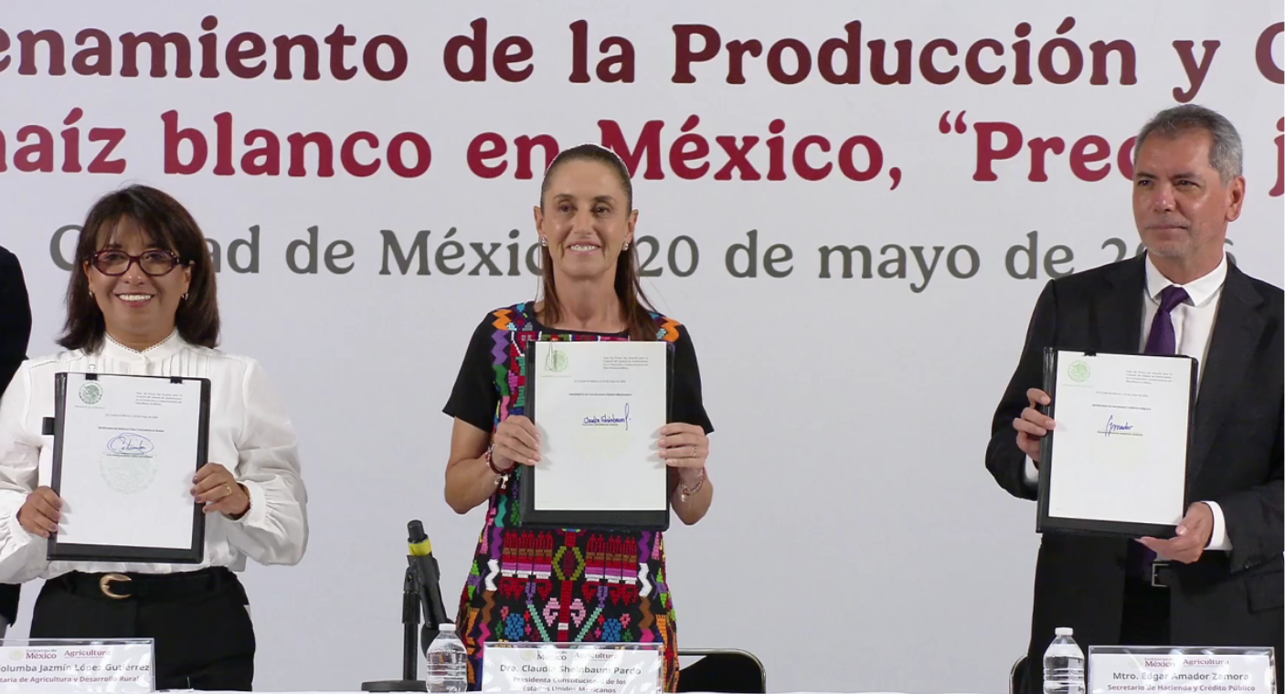 Sheinbaum firma acuerdo para garantizar precio justo del maíz en México