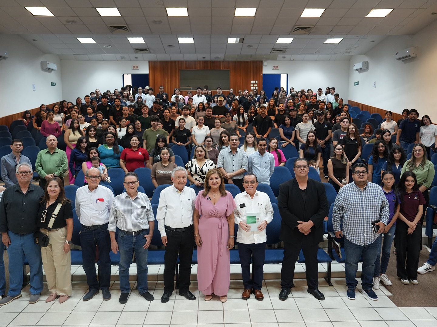 Tere Guerra destaca evolución del derecho laboral en México durante presentación de libro