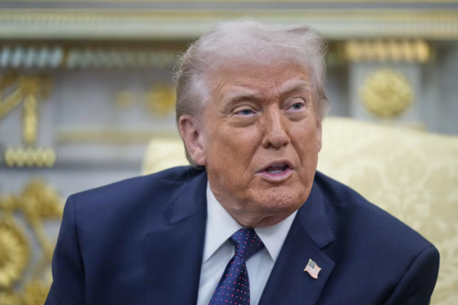 Trump pausa sus operaciones en el estrecho de Ormuz tras nuevos avances en el diálogo con Irán