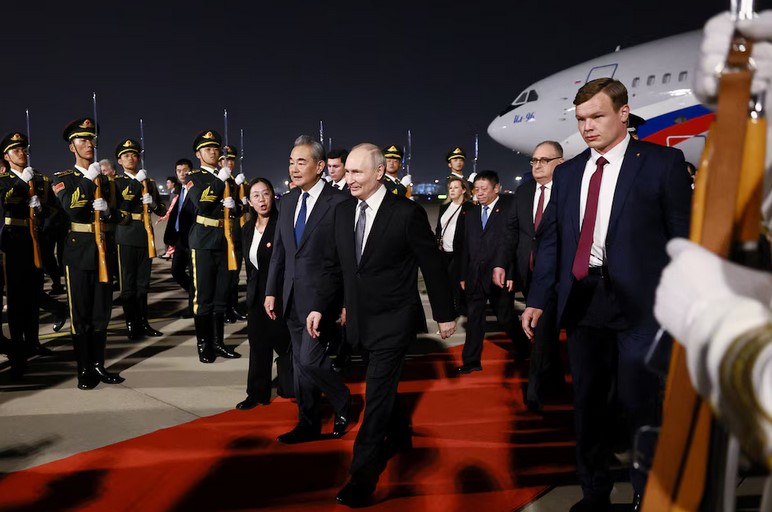 Vladimir Putin llega a China tras visita de Trump; busca fortalecer cooperación con Xi Jinping