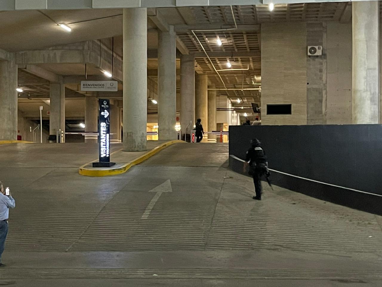 Activan operativo tras reporte de personas armadas en una torre departamental en Culiacán