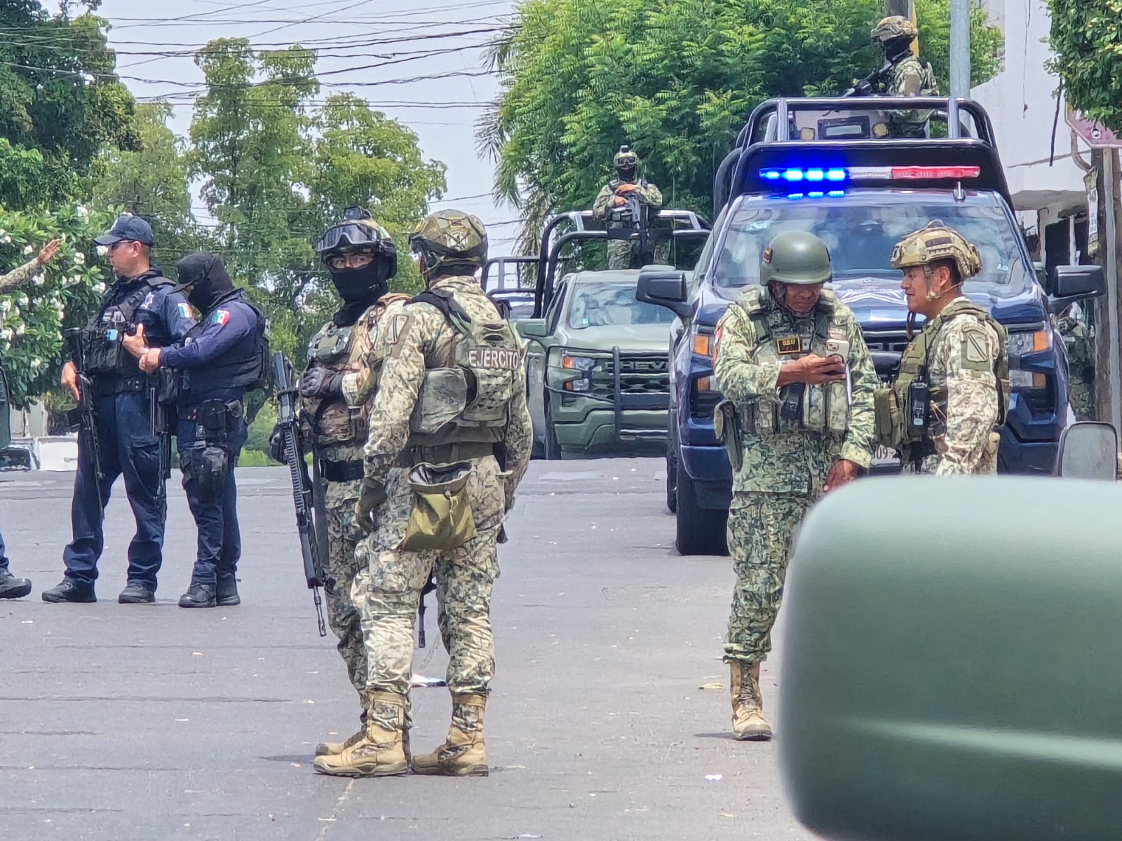Jornada de domingo deja aseguramiento de laboratorios en Culiacán y vinculación de 13 civiles detenidos