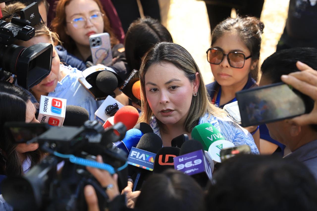 Yeraldine Bonilla en entrevista con medios de comunicación