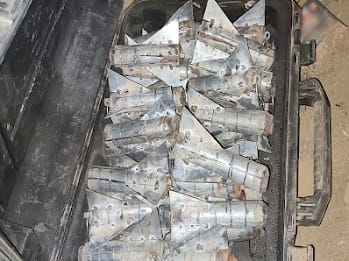 artefactos explosivos improvisados adentro de una maleta
