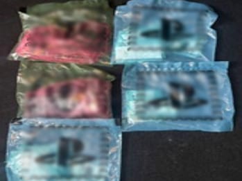 bolsas con contenidos adentro
