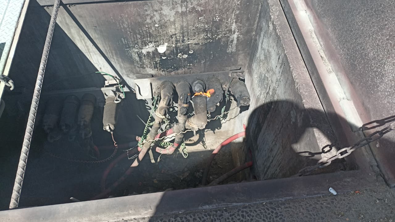 Cableado subterráneo de CFE vandalizado en Culiacán.