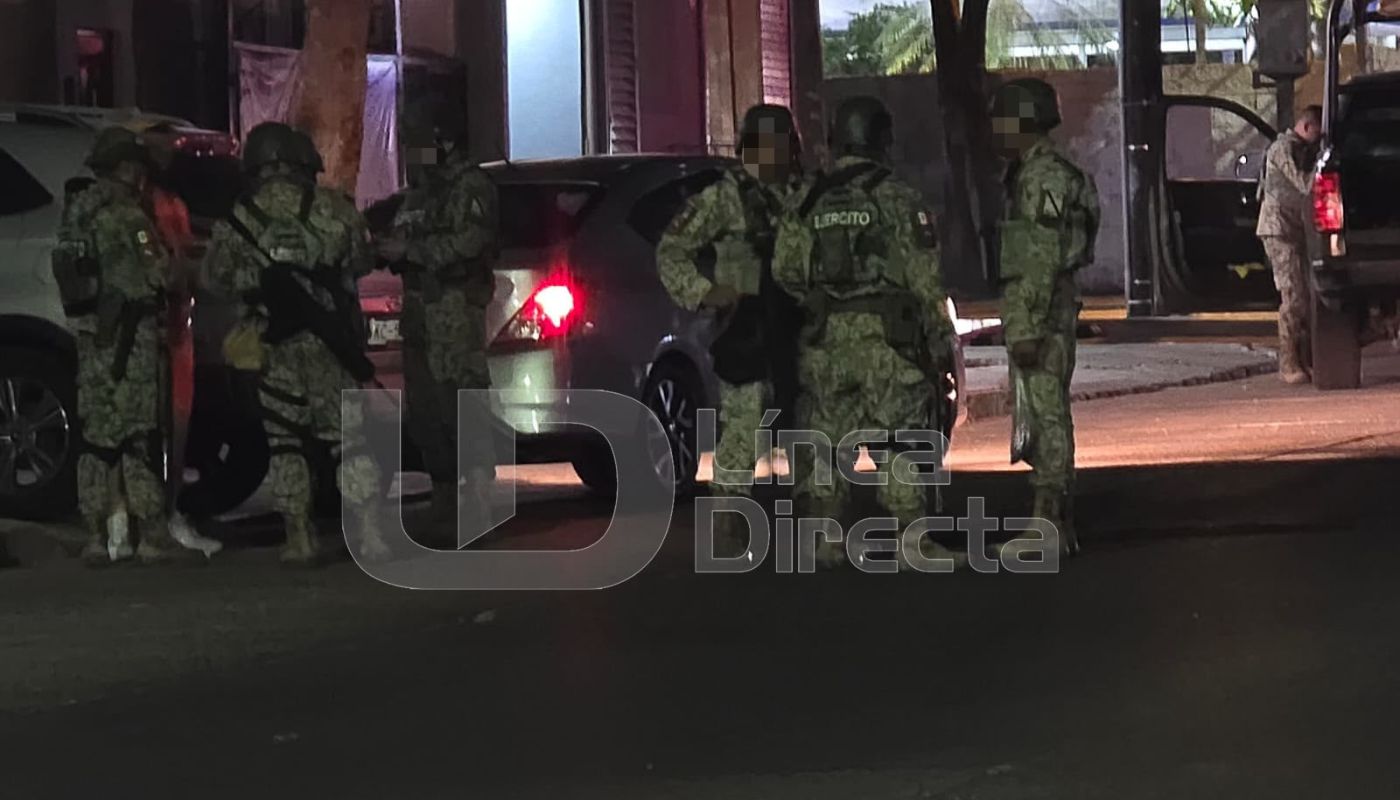 elementos del Ejército Mexicano en una calle desplegados