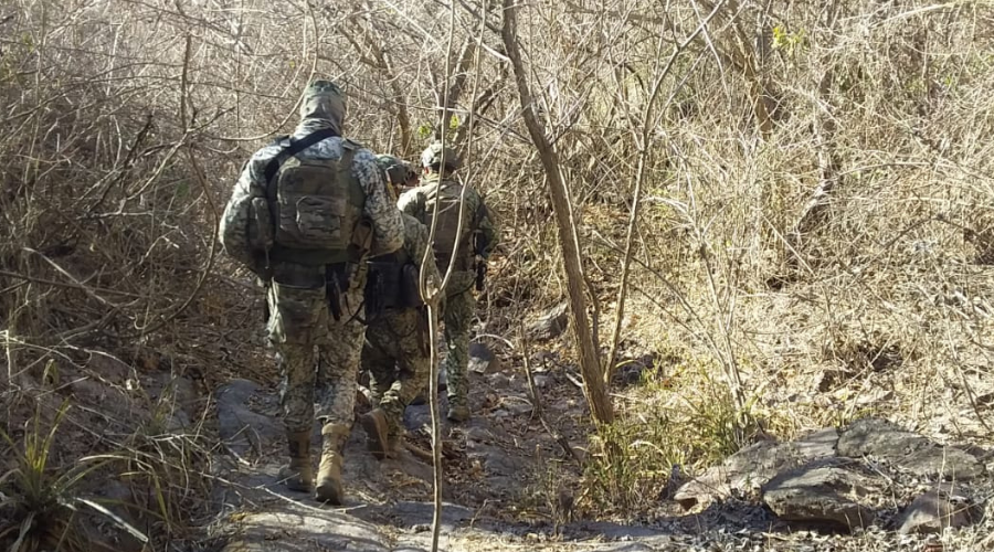 Elementos del Ejército en la zona serrana de Escuinapa