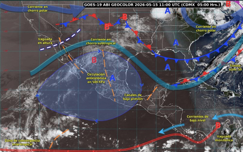 Imagen satelital de México indicando los sistemas meteorológicos activos con líneas y flechas
