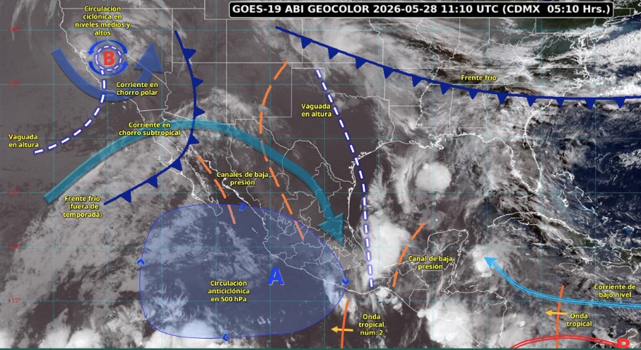 Imagen satelital de México indicando los sistemas meteorológicos activos con líneas y flechas