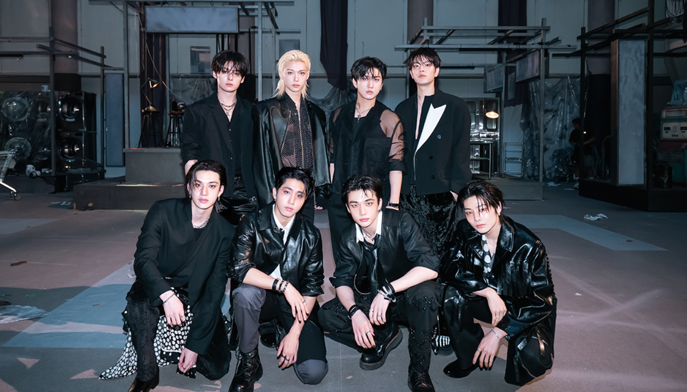 Integrantes de Stray Kids posando para la fotografía.