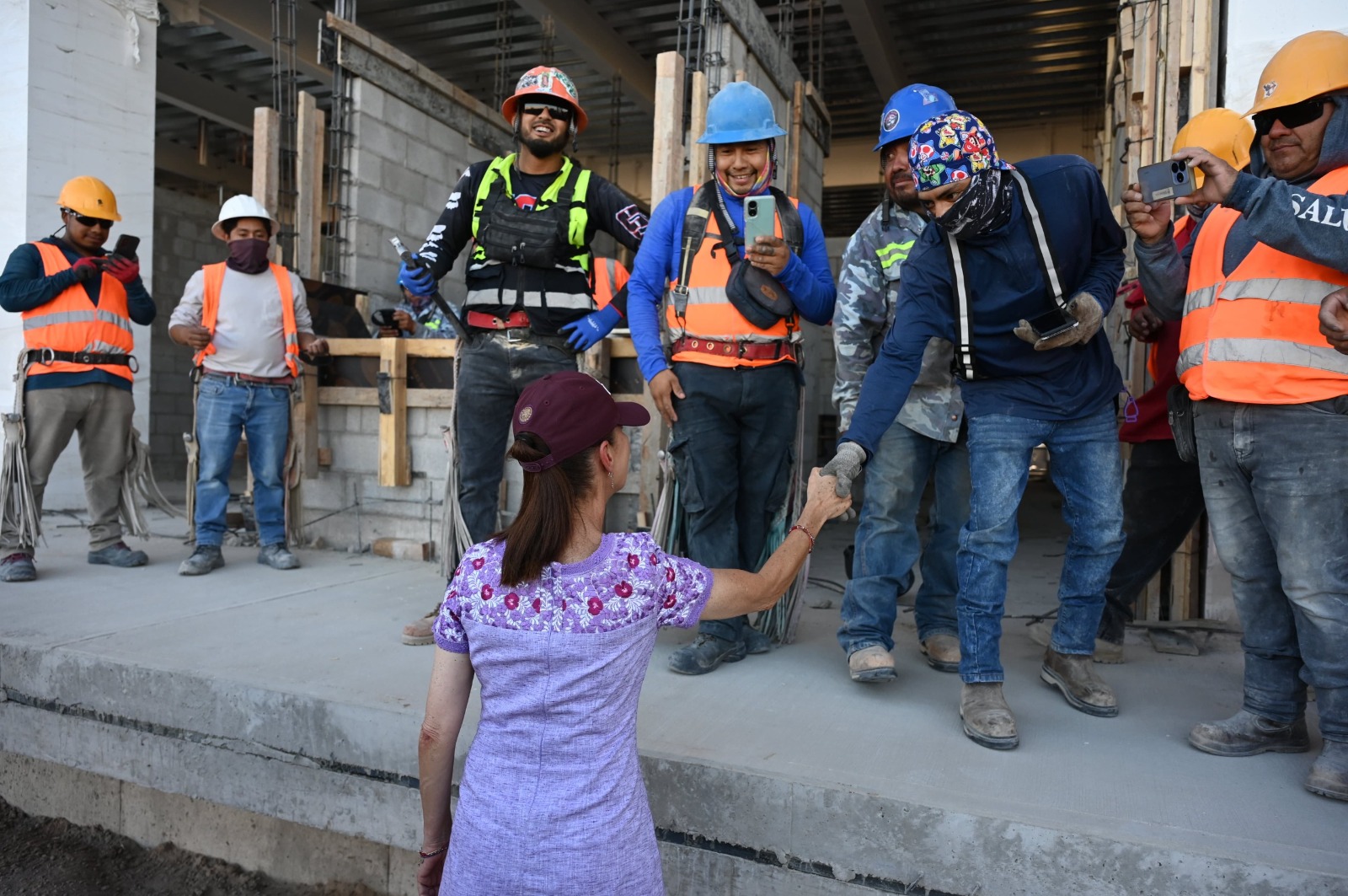Sheinbaum concluye gira por el noroeste con supervisión de obras y entrega de apoyos sociales