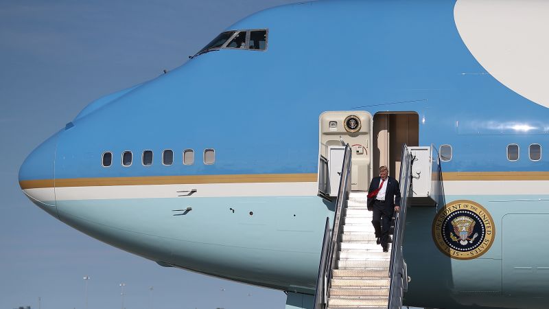 Trump retira el histórico Air Force One; dará uso al avión donado por Qatar