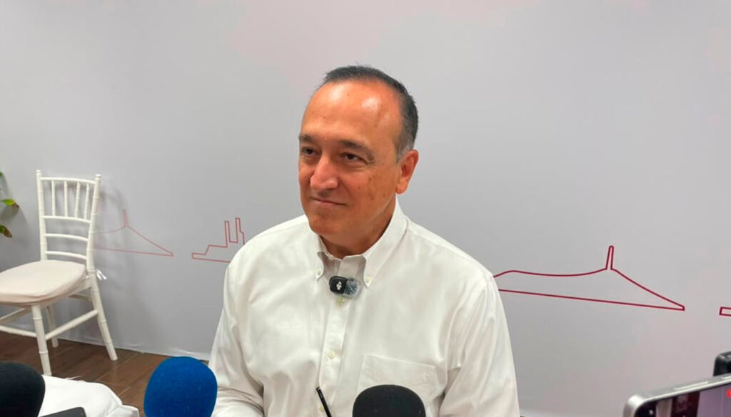 Antonio Menéndez de Llano habla sobre entrega de apoyos en Paredones