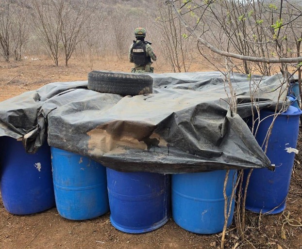 Aseguramiento de sustancias químicas en Vizcaíno, Culiacán.