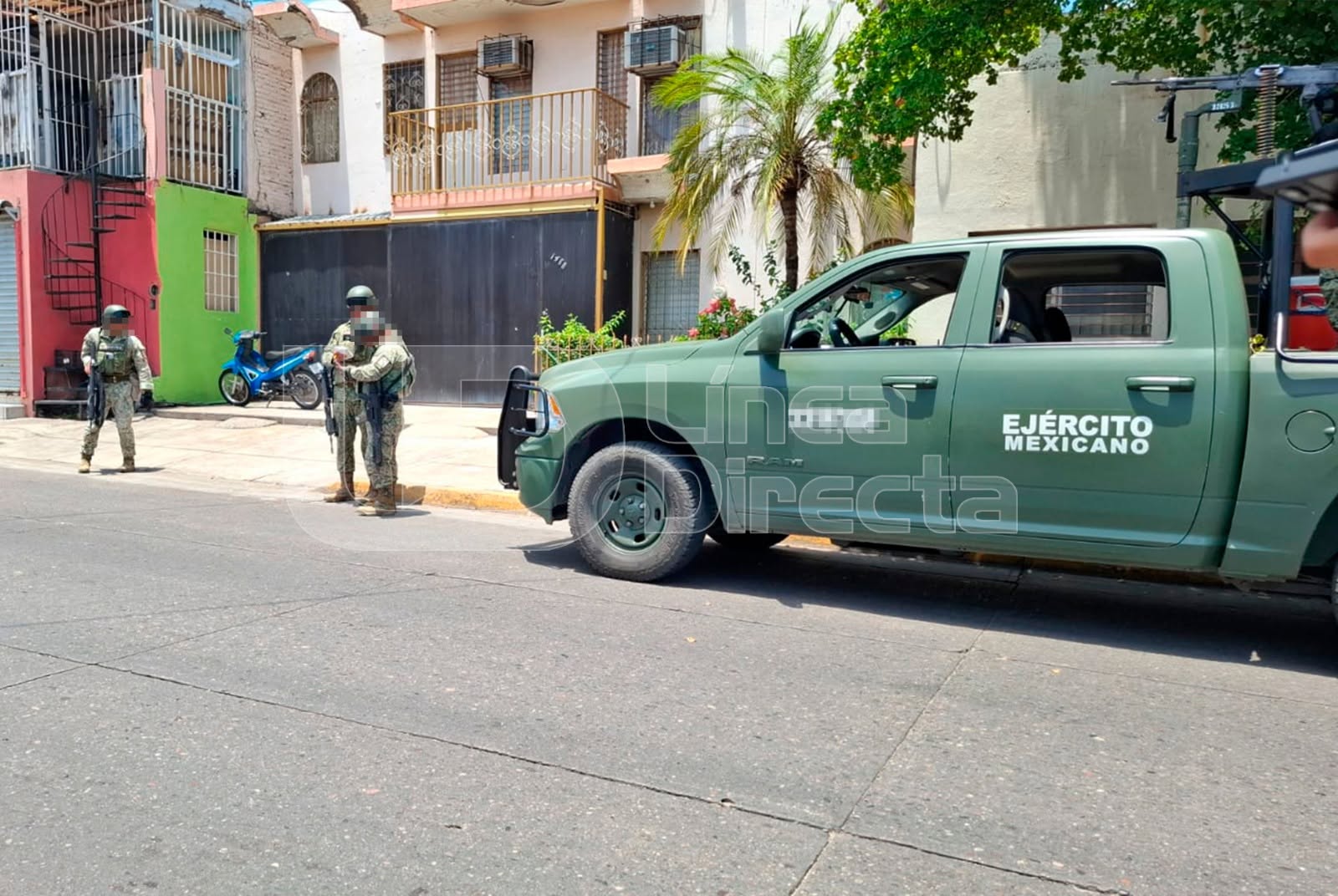 Elementos del Ejército Mexicano en el lugar donde Alberto fue atacado a balazos.