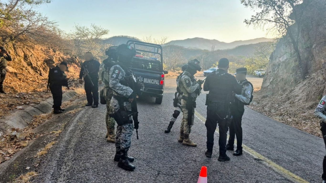 autoridades en escena del crimen